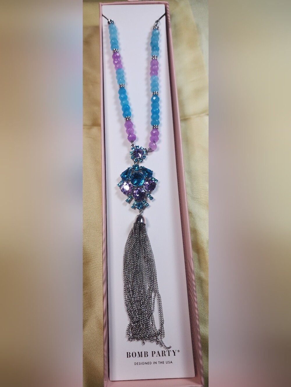 Bomb party pendant “She’s a Retro Diva RBP6244BL” genuine dyed jade on silver